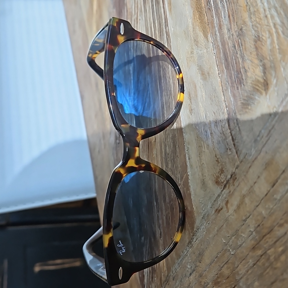 Polarized Ray Ban sunglasses